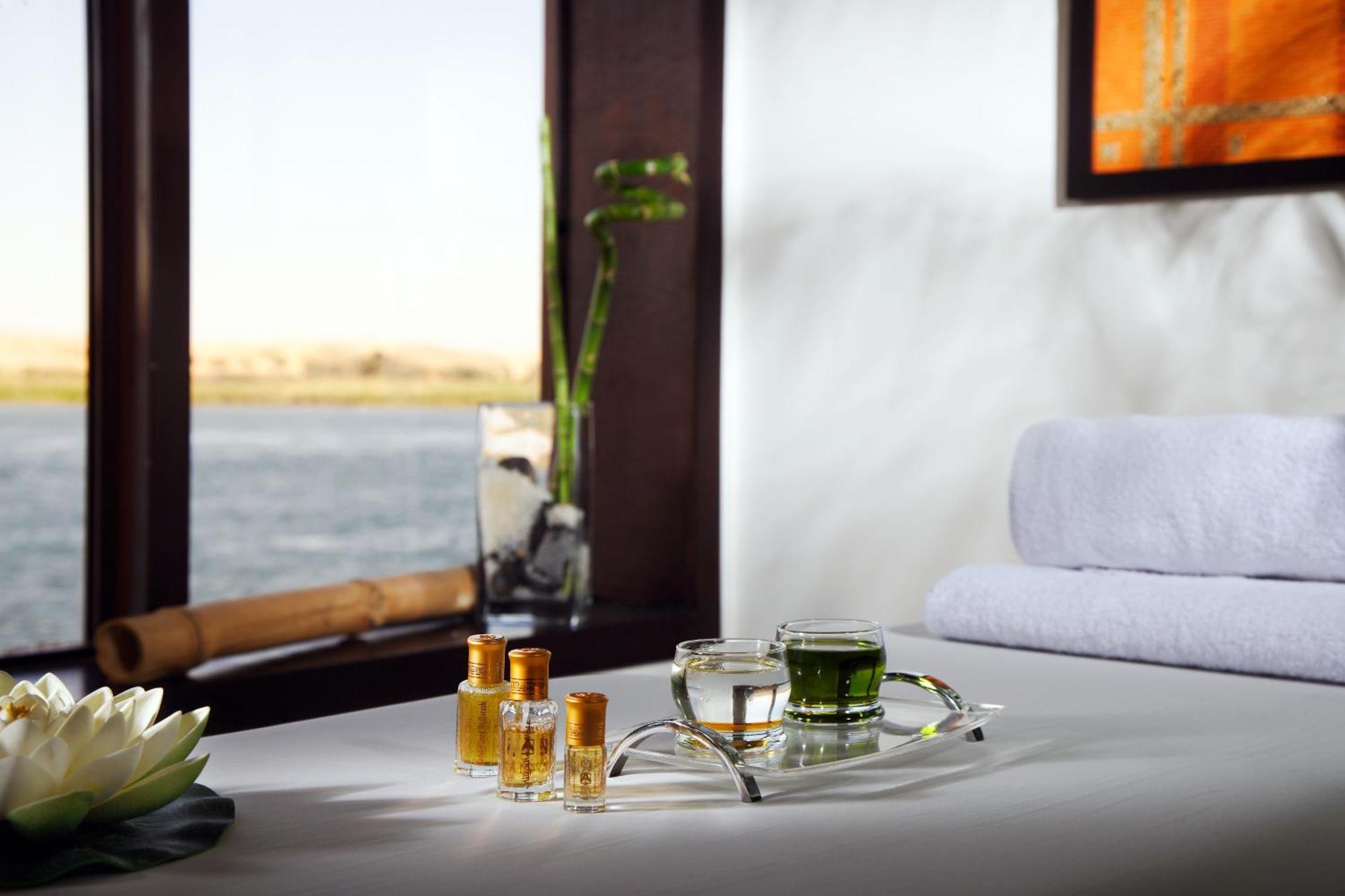 Moevenpick Royal Lotus Nile Cruise, Every Monday Four Nights From Luxor, Every Friday Three Nights From Aswan - Including Excursions & Sightseeing Bagian luar foto